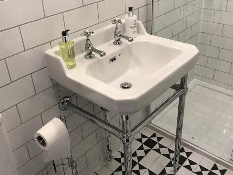 No.16 Otel Seaham Oda fotoğraf A modern washbasin