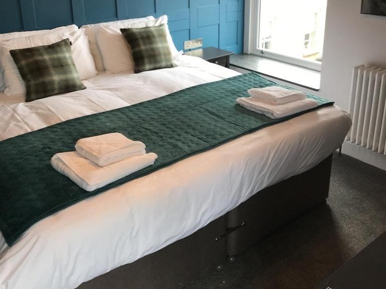 No.16 Otel Seaham Oda fotoğraf A bed runner