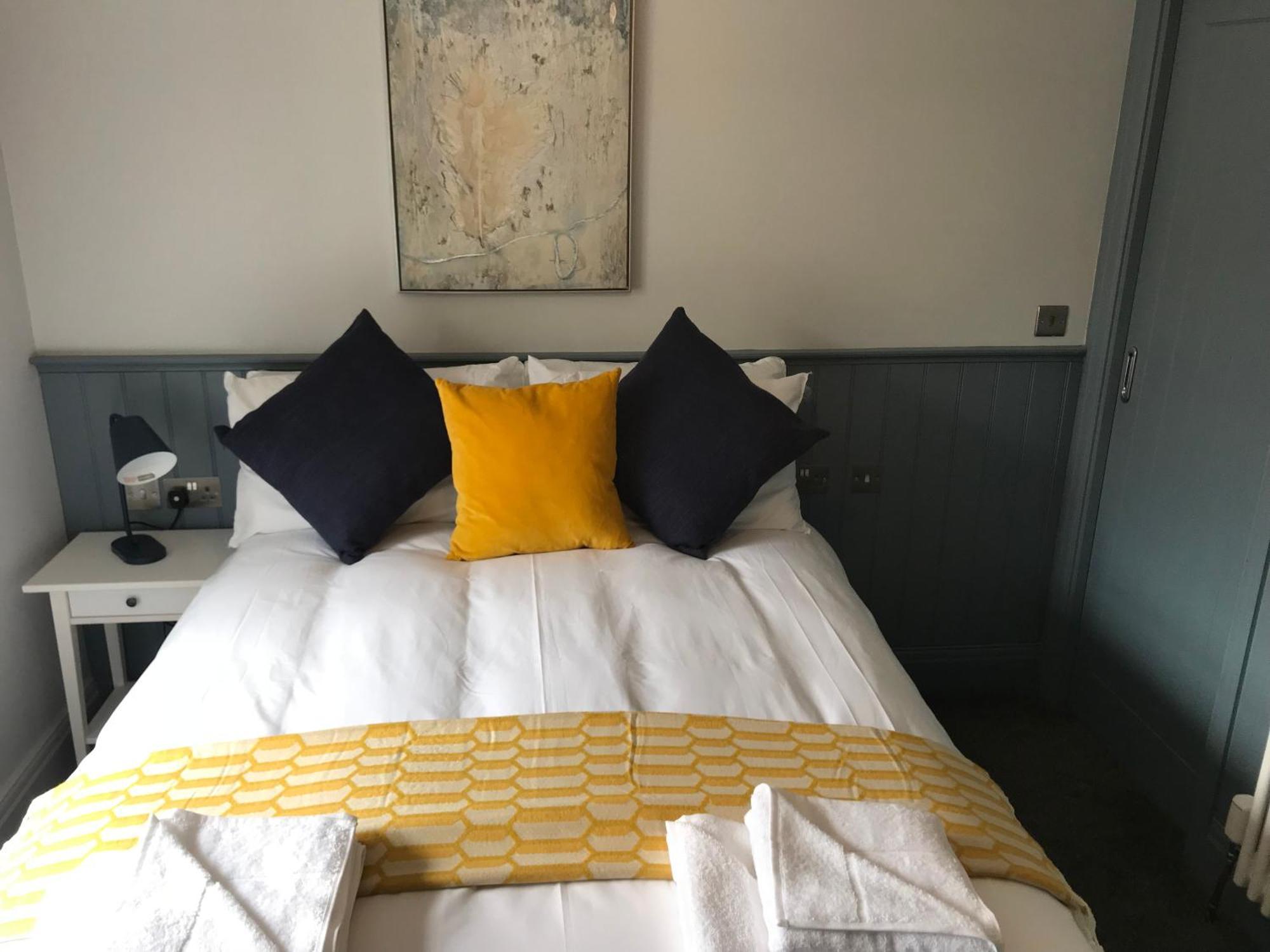 No.16 Otel Seaham Oda fotoğraf The bedroom at The Old Post Office