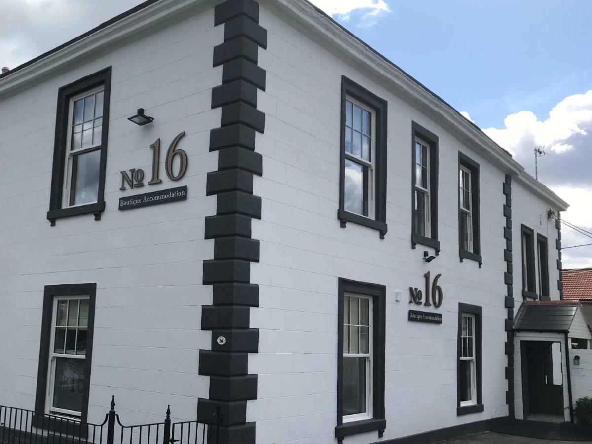 No.16 Otel Seaham Dış mekan fotoğraf The former railway station at 16 Station Road, now a private house